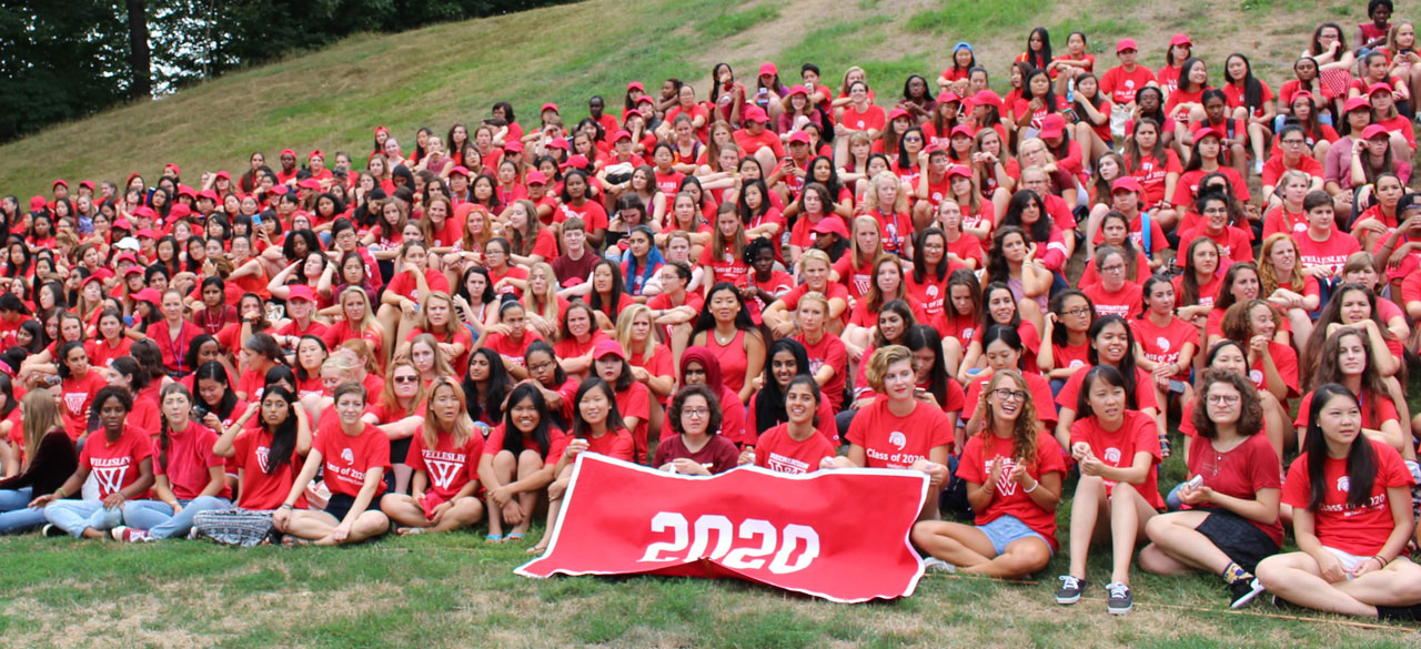The Class of 2020 takes their first-year photo